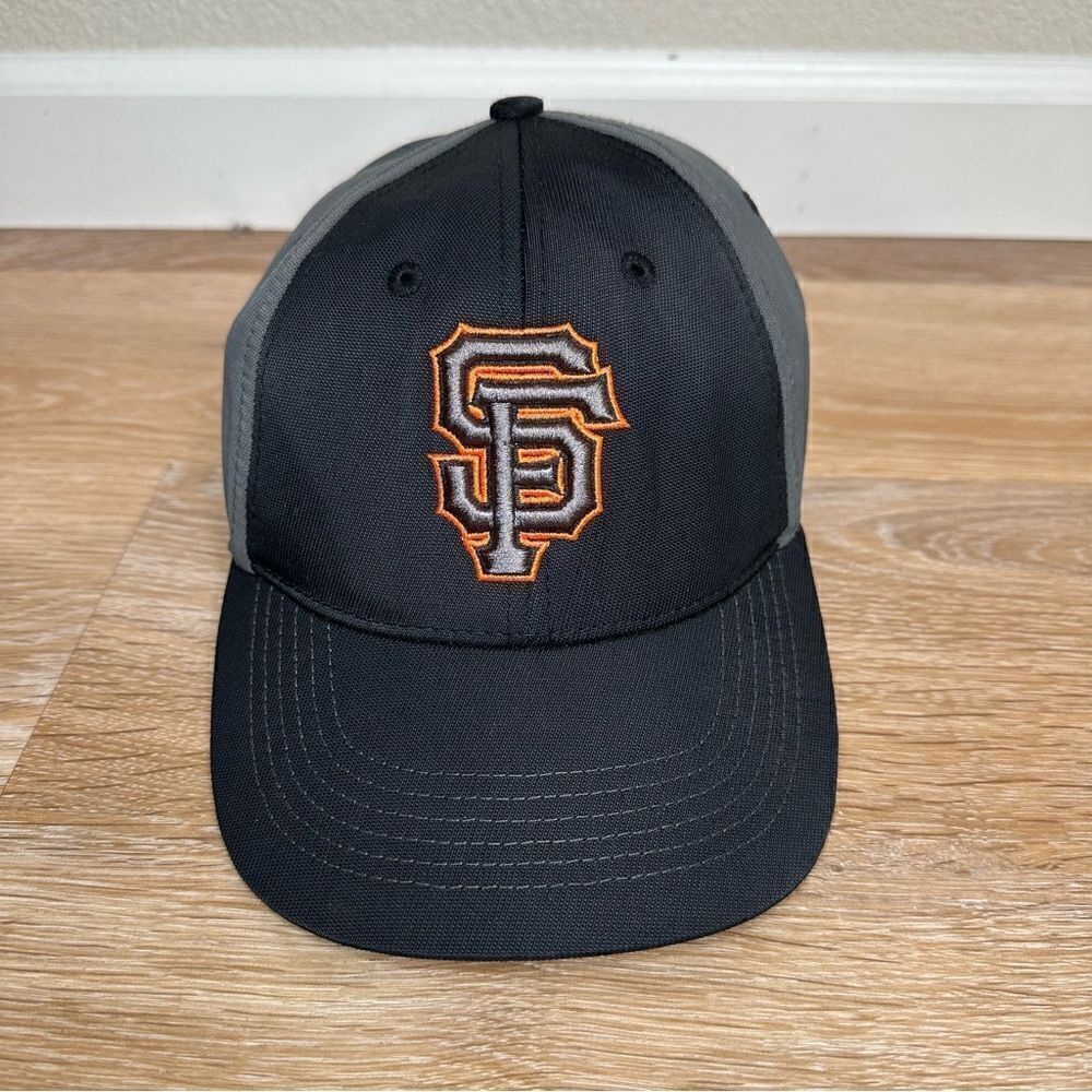 NWOT San Francisco Giants Adjustable Strapback Cap Hat